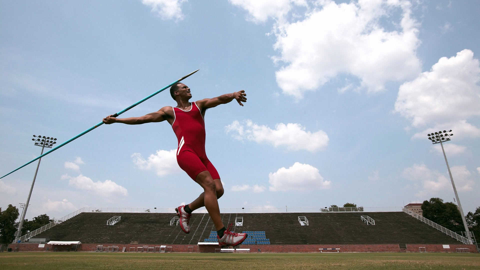 意大利马术队在2024年欧洲三项赛锦标赛中获得团体银牌，展现强大实力。