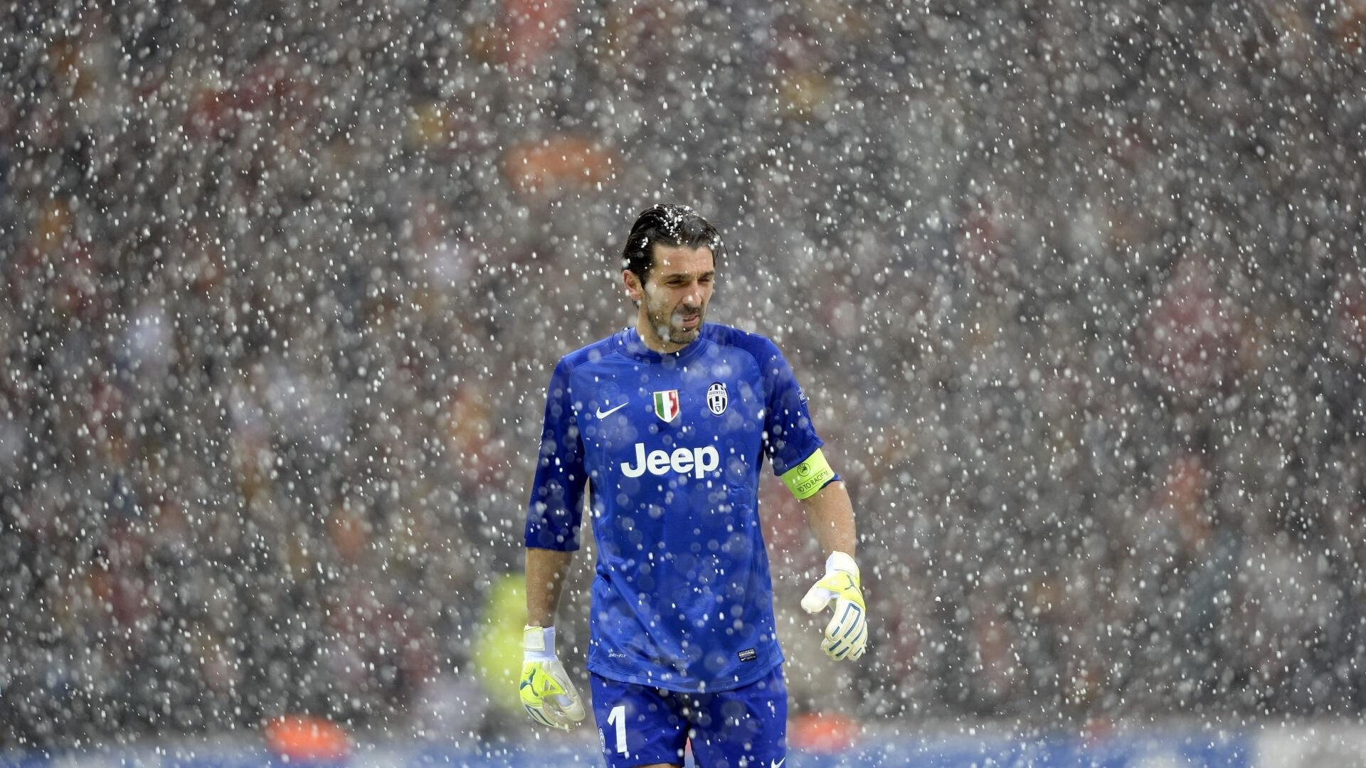 门兴格拉德巴赫球迷热情高涨，门兴格拉德巴赫主力门将